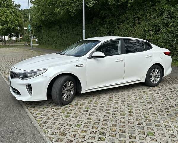 Белый Киа K5, объемом двигателя 2 л и пробегом 266 тыс. км за 10000 $, фото 7 на Automoto.ua