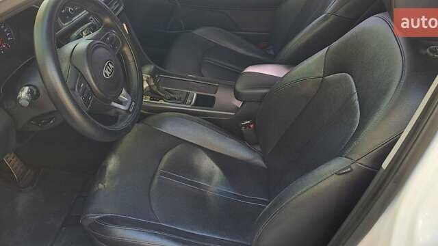 Белый Киа K5, объемом двигателя 2 л и пробегом 295 тыс. км за 11200 $, фото 32 на Automoto.ua
