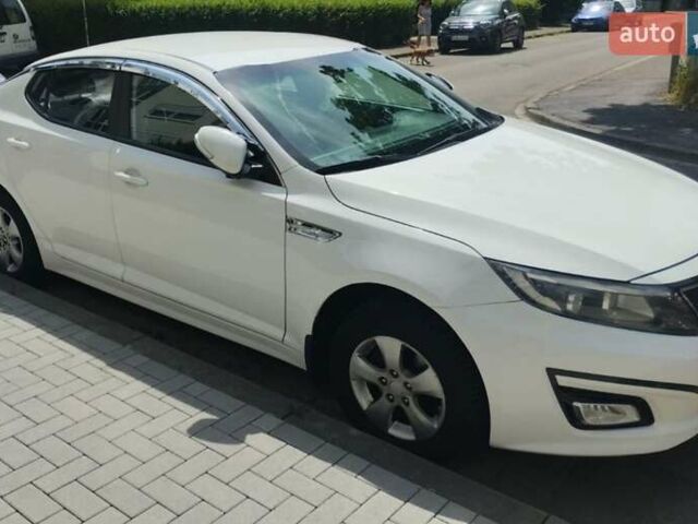 Білий Кіа K5, об'ємом двигуна 2 л та пробігом 250 тис. км за 10600 $, фото 2 на Automoto.ua