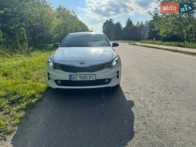 Белый Киа K5, объемом двигателя 2 л и пробегом 240 тыс. км за 10900 $, фото 6 на Automoto.ua