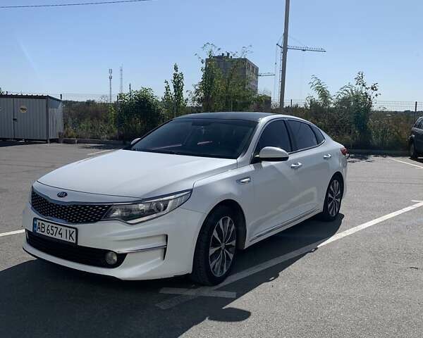 Білий Кіа K5, об'ємом двигуна 2 л та пробігом 172 тис. км за 12700 $, фото 4 на Automoto.ua