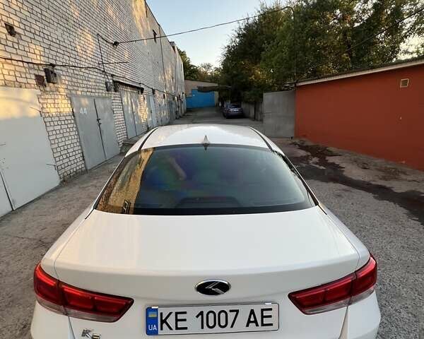 Білий Кіа K5, об'ємом двигуна 2 л та пробігом 247 тис. км за 12000 $, фото 6 на Automoto.ua