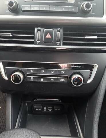 Белый Киа K5, объемом двигателя 2 л и пробегом 233 тыс. км за 11899 $, фото 12 на Automoto.ua