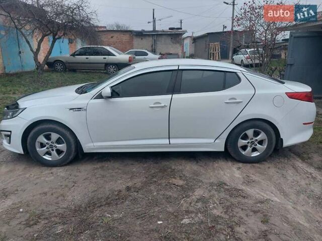 Білий Кіа K5, об'ємом двигуна 2 л та пробігом 248 тис. км за 9500 $, фото 4 на Automoto.ua