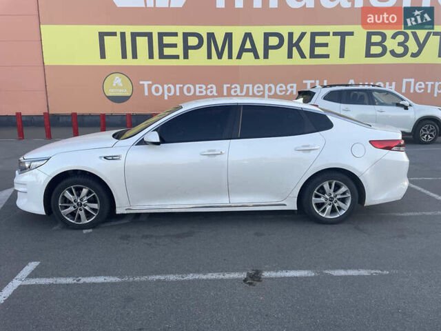 Белый Киа K5, объемом двигателя 2 л и пробегом 255 тыс. км за 11500 $, фото 3 на Automoto.ua