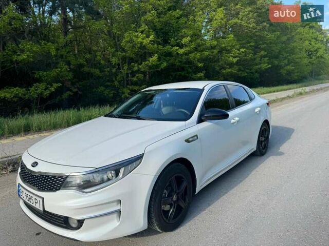 Белый Киа K5, объемом двигателя 2 л и пробегом 240 тыс. км за 10900 $, фото 15 на Automoto.ua