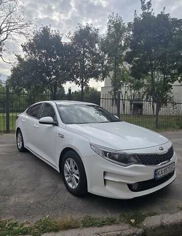 Белый Киа K5, объемом двигателя 2 л и пробегом 233 тыс. км за 11899 $, фото 42 на Automoto.ua