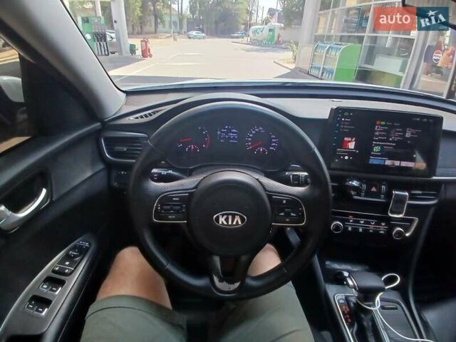 Білий Кіа K5, об'ємом двигуна 2 л та пробігом 185 тис. км за 11300 $, фото 7 на Automoto.ua