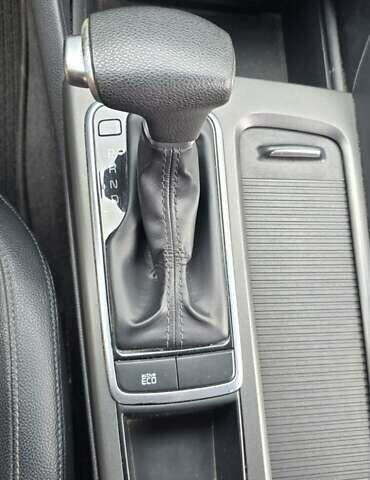 Белый Киа K5, объемом двигателя 2 л и пробегом 233 тыс. км за 11899 $, фото 14 на Automoto.ua