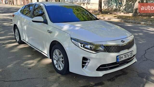 Белый Киа K5, объемом двигателя 2 л и пробегом 295 тыс. км за 11200 $, фото 8 на Automoto.ua