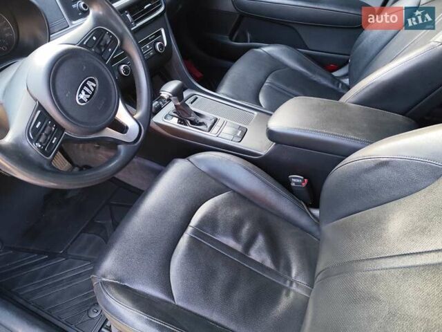 Білий Кіа K5, об'ємом двигуна 2 л та пробігом 384 тис. км за 10400 $, фото 8 на Automoto.ua