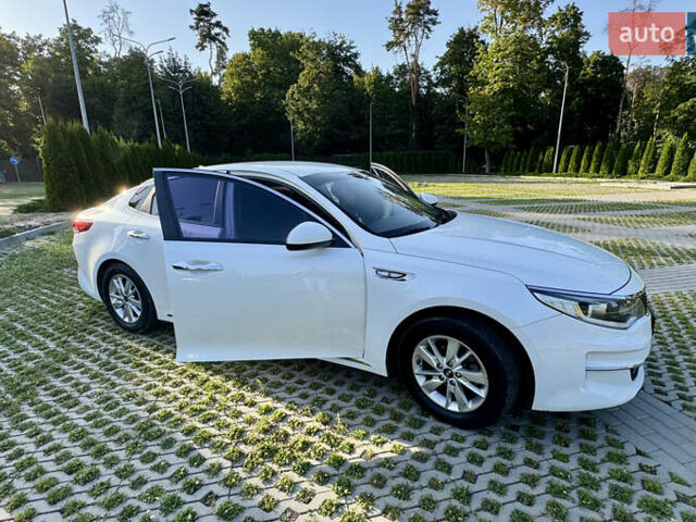 Белый Киа K5, объемом двигателя 2 л и пробегом 162 тыс. км за 12500 $, фото 13 на Automoto.ua
