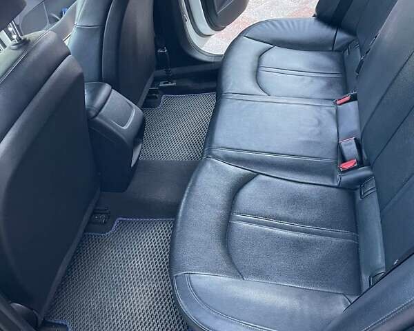 Белый Киа K5, объемом двигателя 0 л и пробегом 262 тыс. км за 11500 $, фото 14 на Automoto.ua