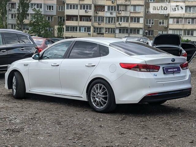 Білий Кіа K5, об'ємом двигуна 2 л та пробігом 276 тис. км за 12800 $, фото 19 на Automoto.ua