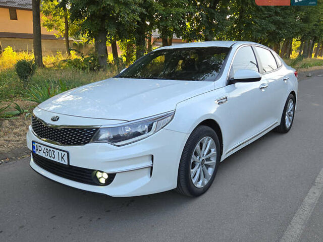 Білий Кіа K5, об'ємом двигуна 2 л та пробігом 170 тис. км за 14500 $, фото 4 на Automoto.ua