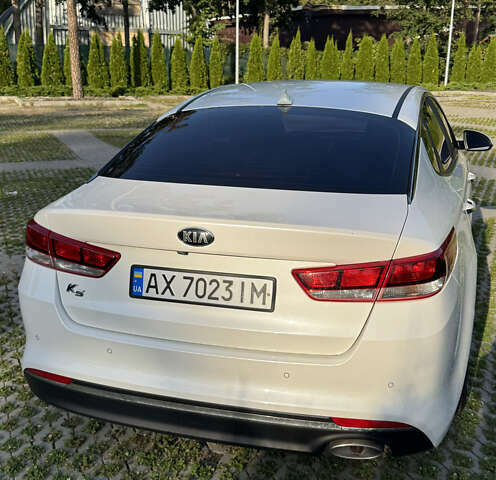 Белый Киа K5, объемом двигателя 2 л и пробегом 162 тыс. км за 12500 $, фото 10 на Automoto.ua