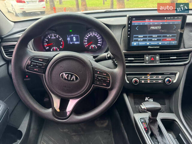 Білий Кіа K5, об'ємом двигуна 2 л та пробігом 338 тис. км за 8700 $, фото 6 на Automoto.ua