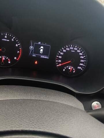 Білий Кіа K5, об'ємом двигуна 2 л та пробігом 320 тис. км за 10600 $, фото 6 на Automoto.ua