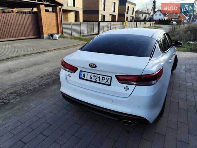 Білий Кіа K5, об'ємом двигуна 2 л та пробігом 384 тис. км за 10400 $, фото 3 на Automoto.ua