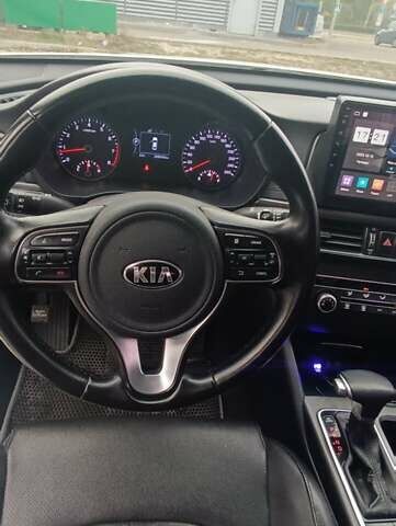 Білий Кіа K5, об'ємом двигуна 2 л та пробігом 320 тис. км за 10600 $, фото 7 на Automoto.ua