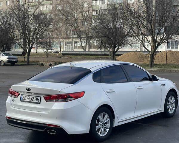 Белый Киа K5, объемом двигателя 2 л и пробегом 268 тыс. км за 11600 $, фото 8 на Automoto.ua