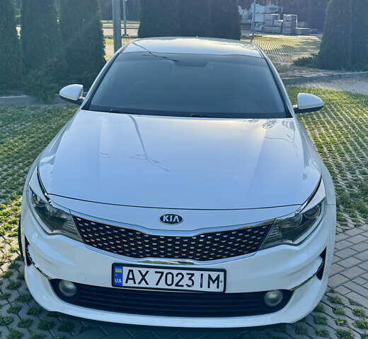 Белый Киа K5, объемом двигателя 2 л и пробегом 162 тыс. км за 12500 $, фото 7 на Automoto.ua