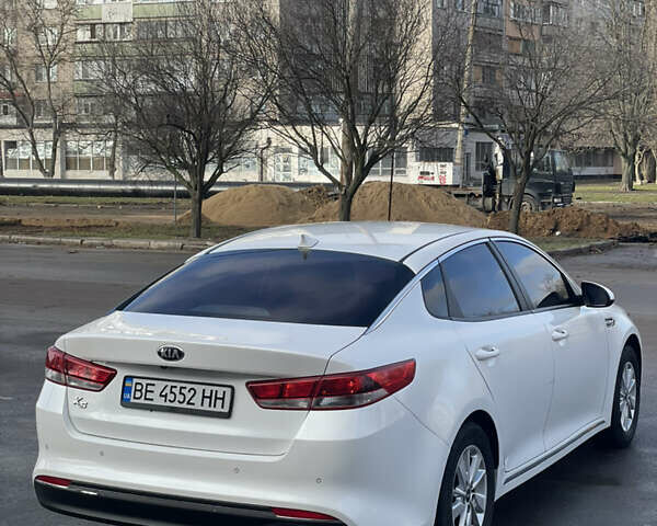 Белый Киа K5, объемом двигателя 2 л и пробегом 268 тыс. км за 11600 $, фото 7 на Automoto.ua
