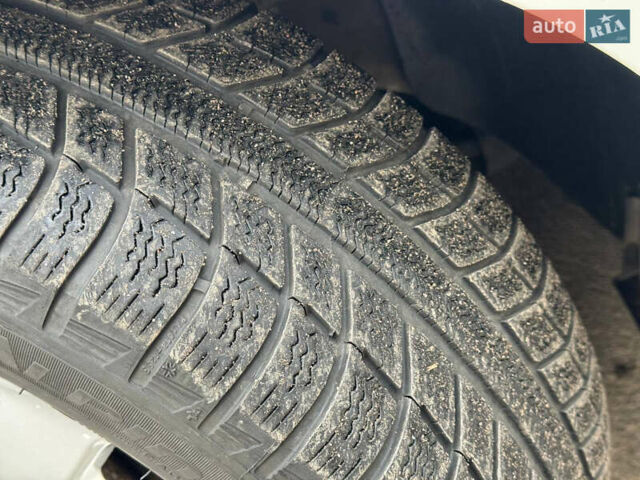 Білий Кіа K5, об'ємом двигуна 2 л та пробігом 338 тис. км за 8700 $, фото 10 на Automoto.ua