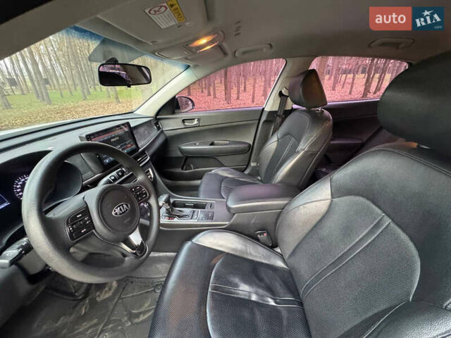 Білий Кіа K5, об'ємом двигуна 2 л та пробігом 338 тис. км за 8700 $, фото 4 на Automoto.ua