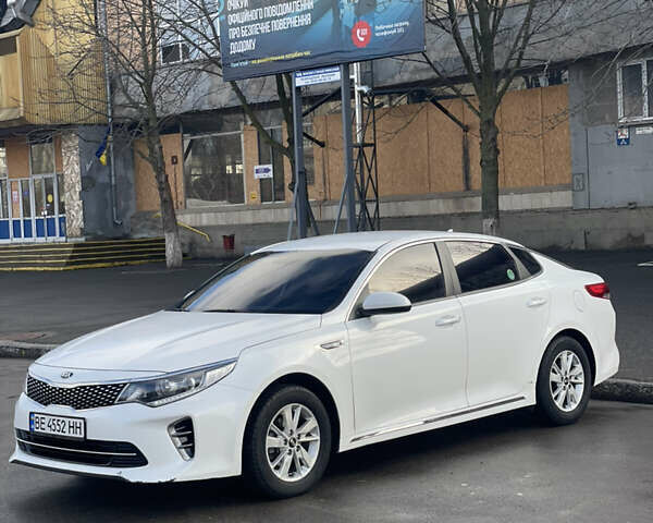 Белый Киа K5, объемом двигателя 2 л и пробегом 268 тыс. км за 11600 $, фото 2 на Automoto.ua