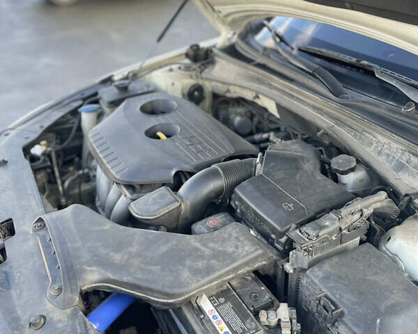Белый Киа K5, объемом двигателя 2 л и пробегом 268 тыс. км за 11600 $, фото 32 на Automoto.ua