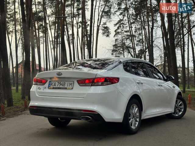 Білий Кіа K5, об'ємом двигуна 2 л та пробігом 338 тис. км за 8700 $, фото 12 на Automoto.ua