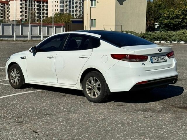 Білий Кіа K5, об'ємом двигуна 2 л та пробігом 370 тис. км за 9299 $, фото 1 на Automoto.ua