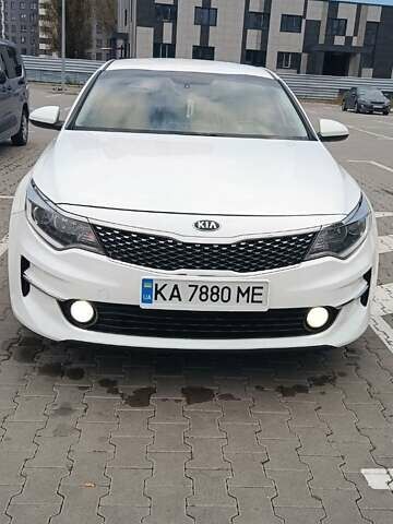 Білий Кіа K5, об'ємом двигуна 2 л та пробігом 320 тис. км за 10600 $, фото 1 на Automoto.ua
