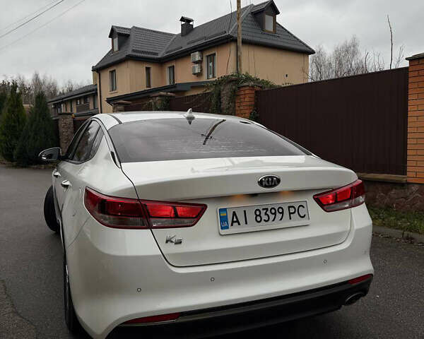 Белый Киа K5, объемом двигателя 2 л и пробегом 300 тыс. км за 14000 $, фото 5 на Automoto.ua