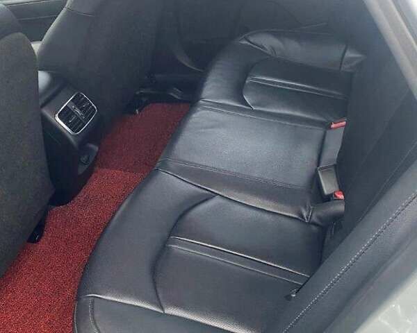 Белый Киа K5, объемом двигателя 2 л и пробегом 274 тыс. км за 11990 $, фото 5 на Automoto.ua