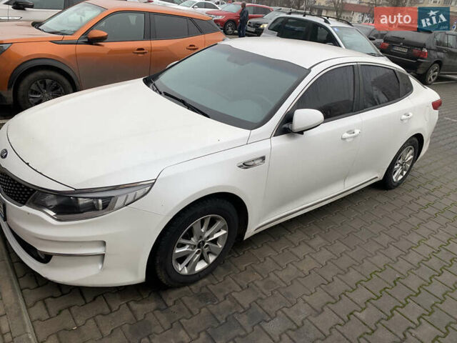 Білий Кіа K5, об'ємом двигуна 2 л та пробігом 90 тис. км за 12500 $, фото 1 на Automoto.ua