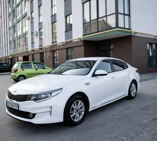 Белый Киа K5, объемом двигателя 2 л и пробегом 259 тыс. км за 11500 $, фото 2 на Automoto.ua