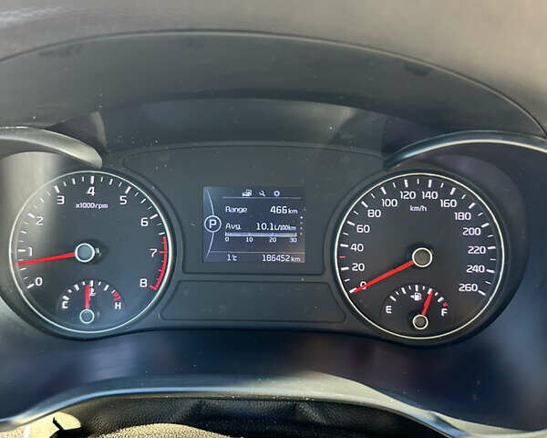 Белый Киа K5, объемом двигателя 2 л и пробегом 259 тыс. км за 11500 $, фото 27 на Automoto.ua