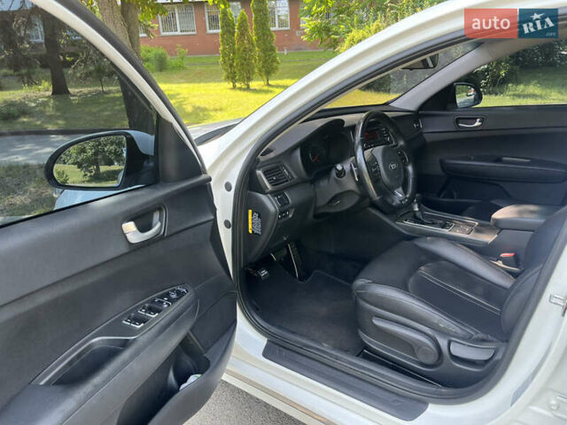 Белый Киа K5, объемом двигателя 2 л и пробегом 205 тыс. км за 12790 $, фото 10 на Automoto.ua