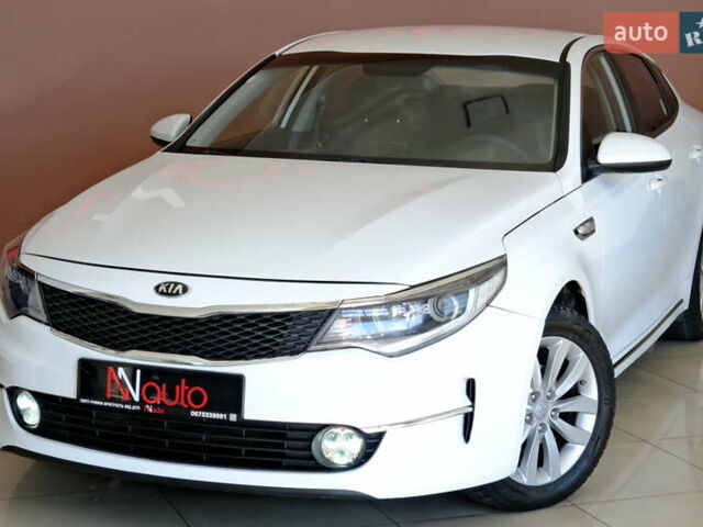 Белый Киа K5, объемом двигателя 2 л и пробегом 163 тыс. км за 9000 $, фото 16 на Automoto.ua