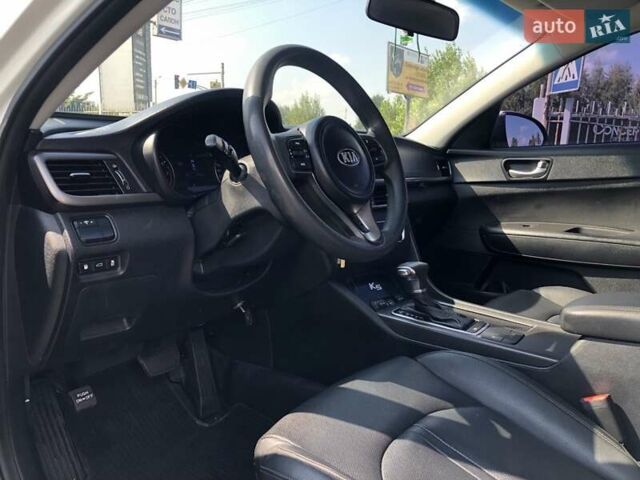 Белый Киа K5, объемом двигателя 2 л и пробегом 339 тыс. км за 11490 $, фото 6 на Automoto.ua