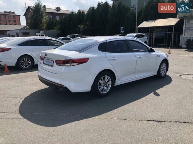 Белый Киа K5, объемом двигателя 2 л и пробегом 339 тыс. км за 11490 $, фото 3 на Automoto.ua