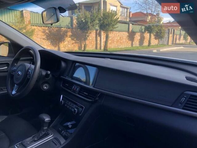 Белый Киа K5, объемом двигателя 2 л и пробегом 382 тыс. км за 8990 $, фото 8 на Automoto.ua