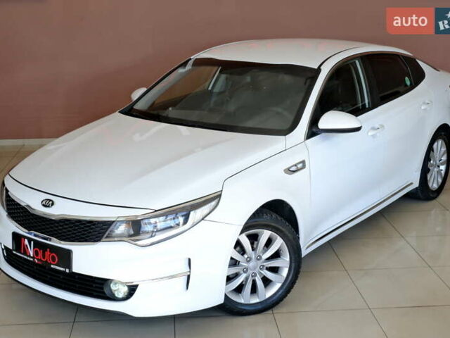 Белый Киа K5, объемом двигателя 2 л и пробегом 163 тыс. км за 9000 $, фото 14 на Automoto.ua