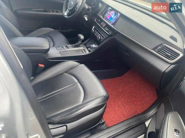 Белый Киа K5, объемом двигателя 2 л и пробегом 274 тыс. км за 11990 $, фото 6 на Automoto.ua