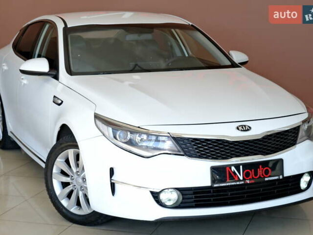 Белый Киа K5, объемом двигателя 2 л и пробегом 163 тыс. км за 9000 $, фото 9 на Automoto.ua