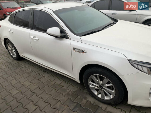 Білий Кіа K5, об'ємом двигуна 2 л та пробігом 90 тис. км за 12500 $, фото 2 на Automoto.ua