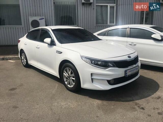 Белый Киа K5, объемом двигателя 2 л и пробегом 397 тыс. км за 10990 $, фото 3 на Automoto.ua