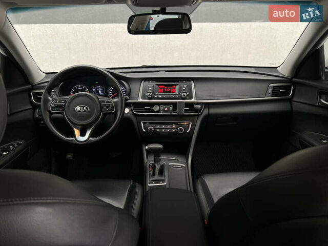 Белый Киа K5, объемом двигателя 2 л и пробегом 229 тыс. км за 12300 $, фото 37 на Automoto.ua
